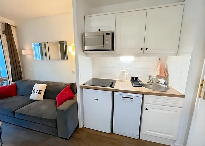 Piscine, Parking Gratuit Et Balcon Vue Sur Le Golf Deauville